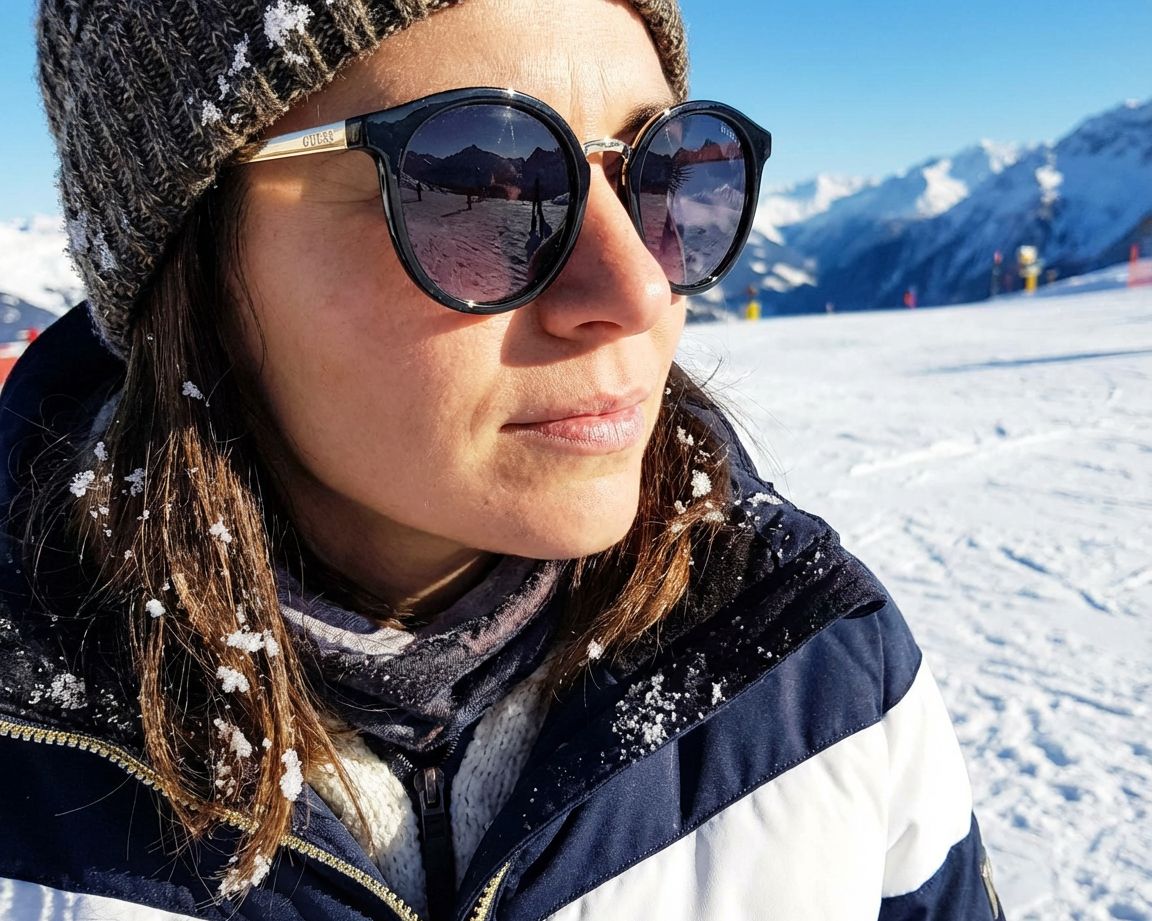 Guess Sunglasses GF0305/S 01C display picture 1