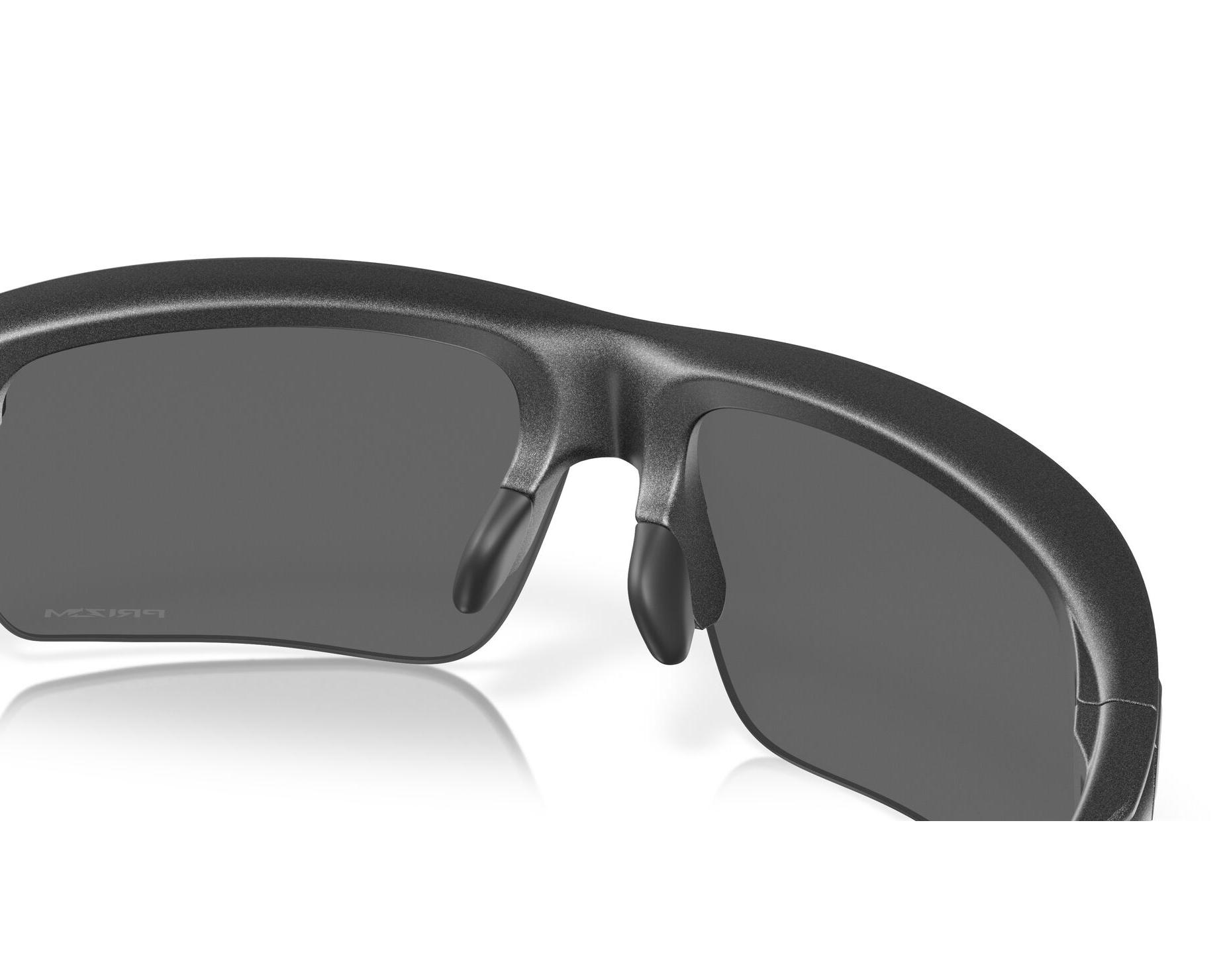 Oakley OO9400 940002 68-6 Grey  360 degree view 4