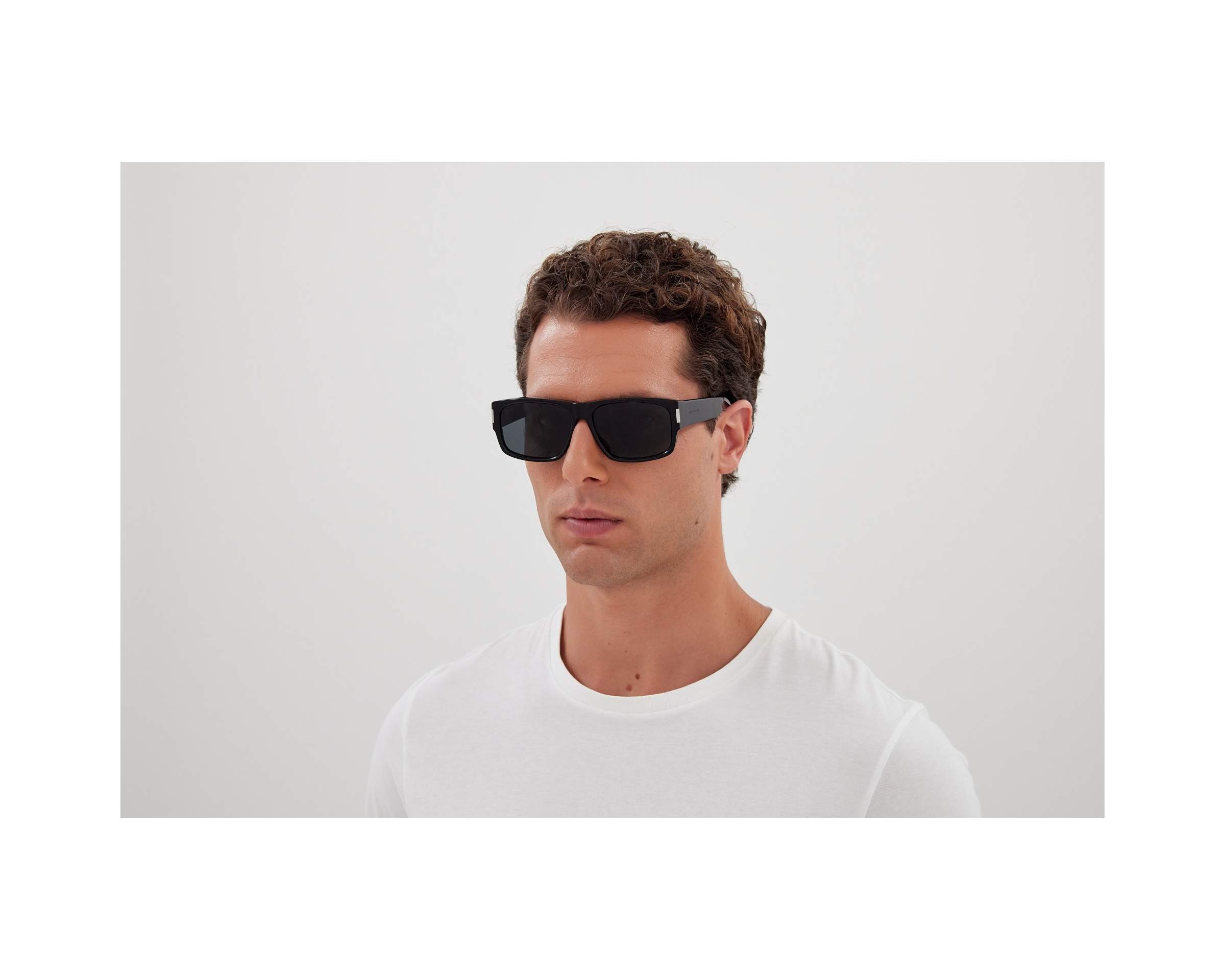 Yves Saint Laurent Sunglasses SL-689 001